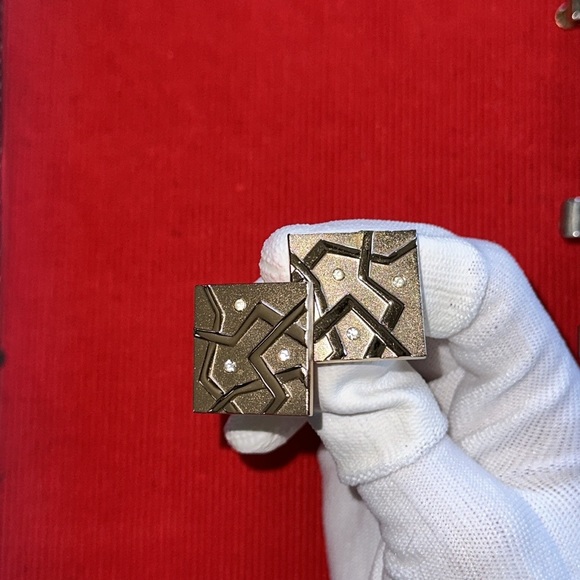 Geometric Gold Tone with Stones Cufflinks - Picture 4 of 6